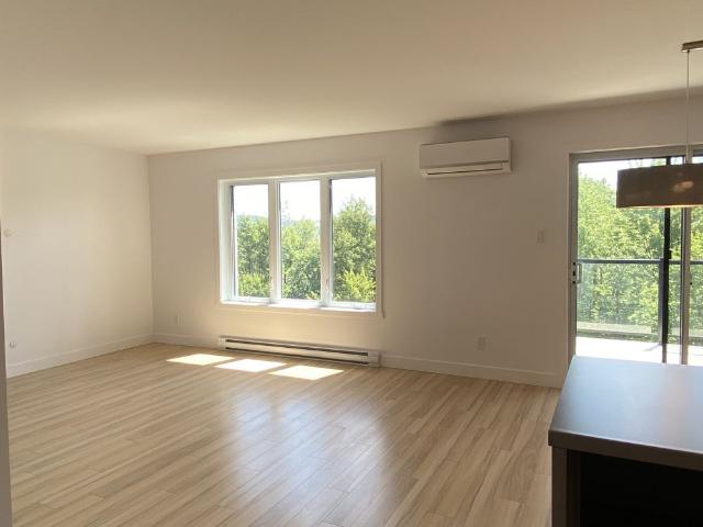 4 1/2 À LOUER 1 MARS 2026