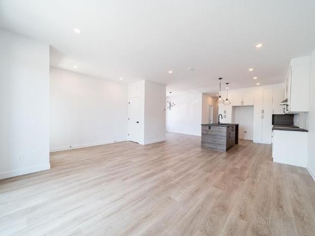 4 1/2 à louer à Cowansville, Quartier Papineau, disponible maintenant et pour juillet, animaux acceptés