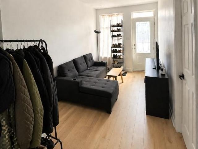 4 1/2 à louer Rue de Villiers