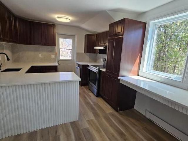 4 1/2 Longueuil 1 950 $/mois