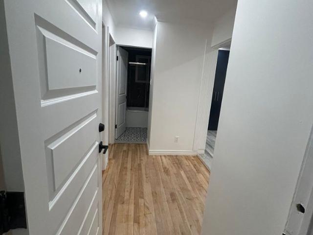 4 1/2 RÉNOVÉ 2E ÉTAGE DE TRIPLEX 1 495$/MOIS