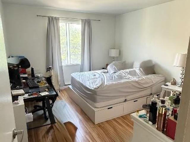 4 1/2 Rivières des Prairies avec 1 place stationnement