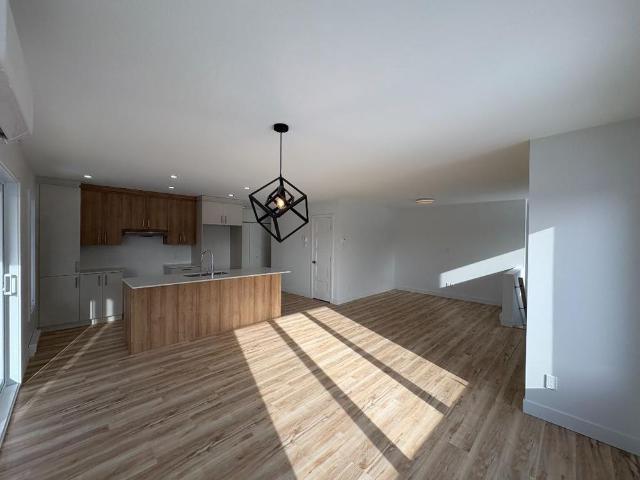 4 1/2 Sherbrooke Les Nations