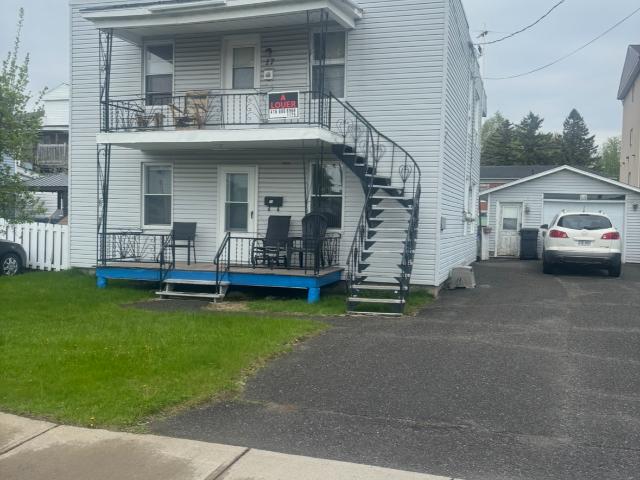 4 1/2 upper duplex Sorel Tracy