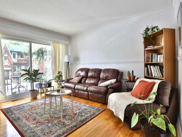 4 1/2 Vieux Longueuil Haut de triplex