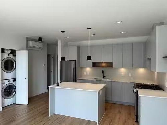 4 2498 Pauline Street, Abbotsford, BC, V2S 0L6 Single Family.