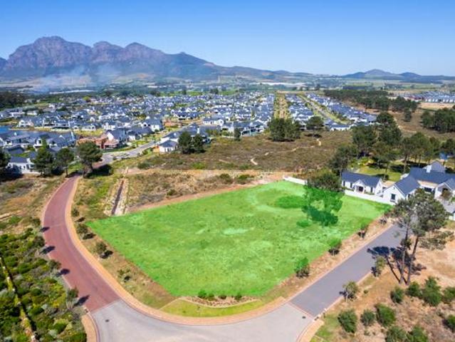 4 200 m² Land available in Val de Vie Estate