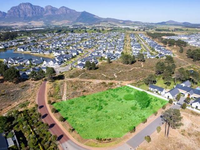 4 204 m² Land available in Val de Vie Estate