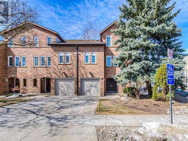 4 44 Allen Street W, Waterloo, ON, N2L 6H1 townhouse for sale | Listing ID X12020 | Royal LePage