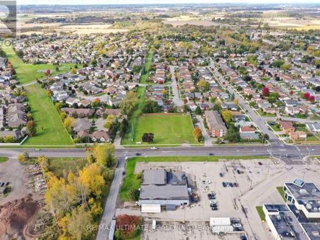 4 4257 Montrose Road, Niagara Falls, ON, L2H 1K1 townhouse for sale | Listing ID X12224 | Royal LePage