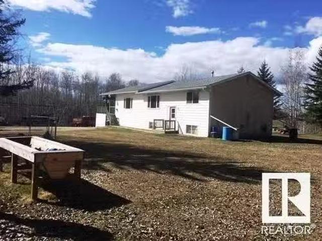 4 54222 Rge Road 25, Rural Lac Ste. Anne County, AB, T0E 0A0.