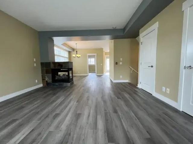 4.5 Bedroom Townhouse Calgary AB 102113737