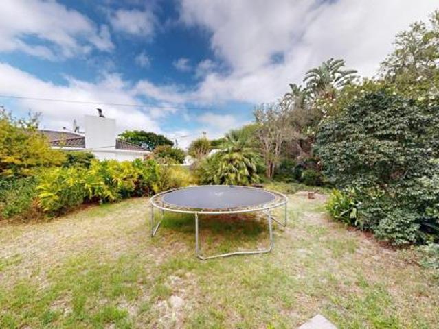 4.5 Bedroom House in Beach Estate