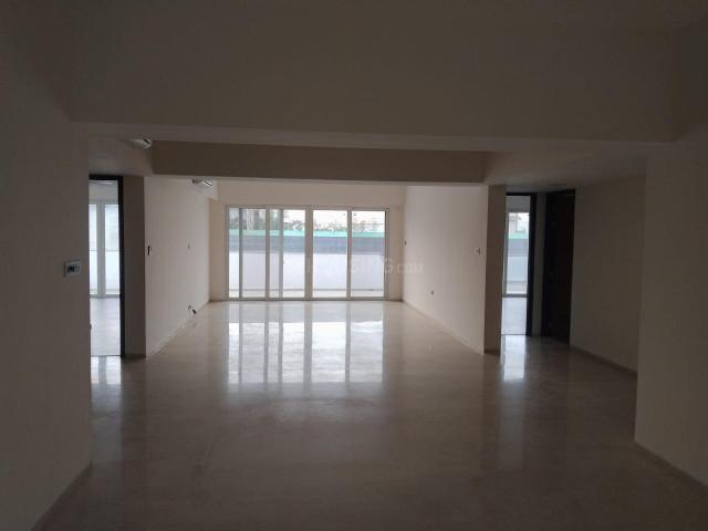 4.5 BHK Apartment in Viman Nagar for resale Pune. The reference number is 20275418