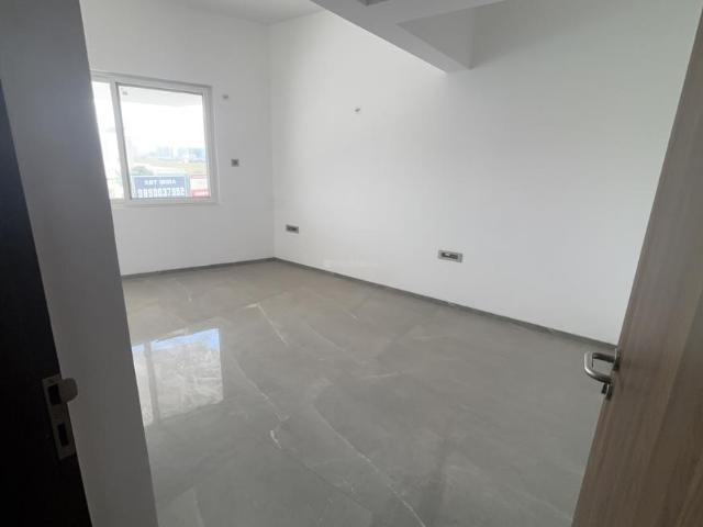 4.5 BHK Apartment in Viman Nagar for resale Pune. The reference number is 20308631