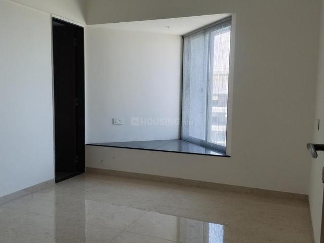 4.5 BHK Apartment in Wakad for resale Pune. The reference number is 19031603
