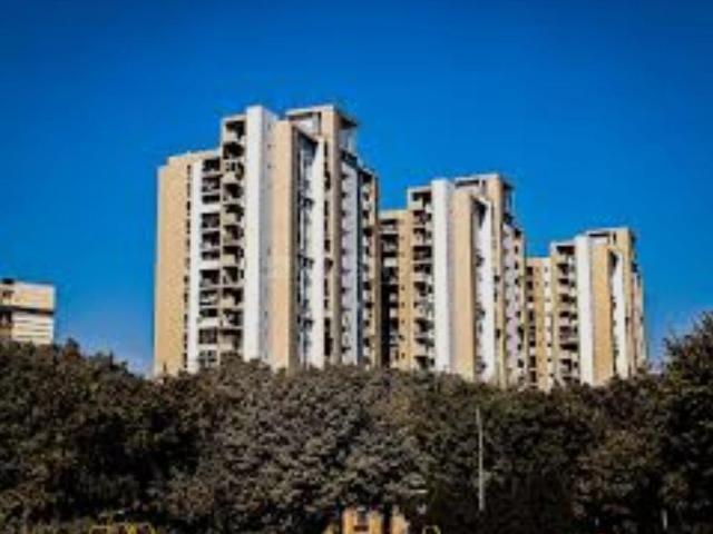 4.5 BHK Apartment in Zeta I for resale Greater Noida. The reference number is 20319073