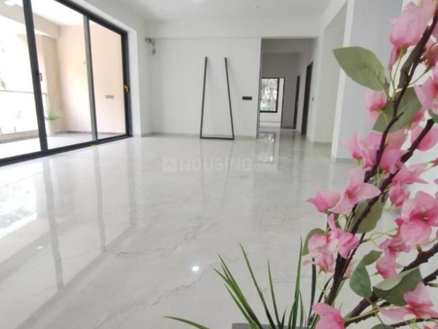 4.5 BHK Apartment in Ambawadi for resale Ahmedabad. The reference number is 20178087