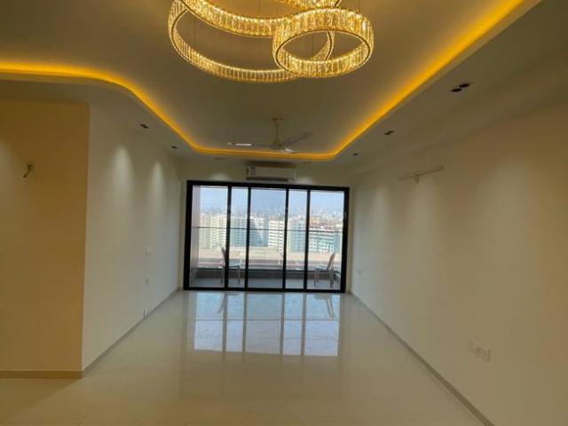 4.5 BHK Apartment in Bandra East for rent Mumbai. The reference number is 20369899