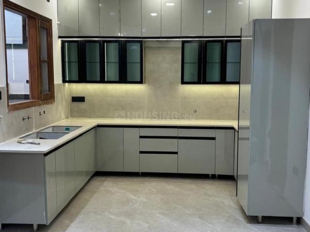4.5 BHK Apartment in Channi Himmat for rent Jammu. The reference number is 20180925
