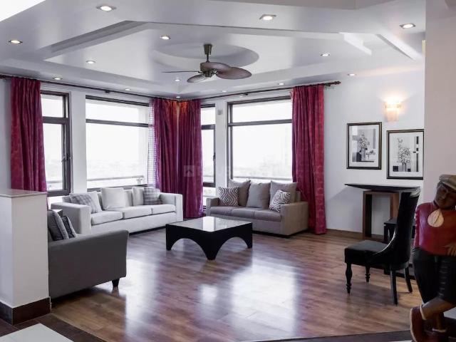 4.5 BHK Apartment in Jaypee Greens for resale Greater Noida. The reference number is 20186280