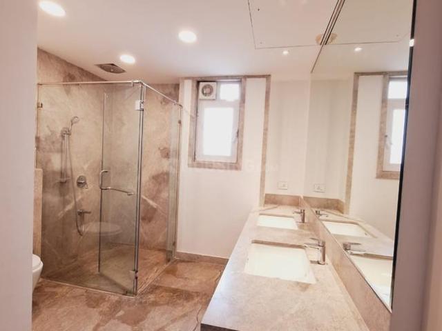 4.5 BHK Apartment in Kalyani Nagar for resale Pune. The reference number is 20257070
