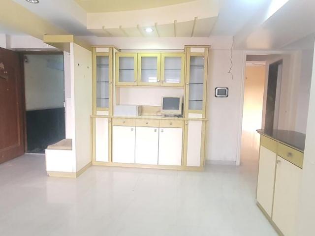4.5 BHK Apartment in Kothrud for resale Pune. The reference number is 20035122