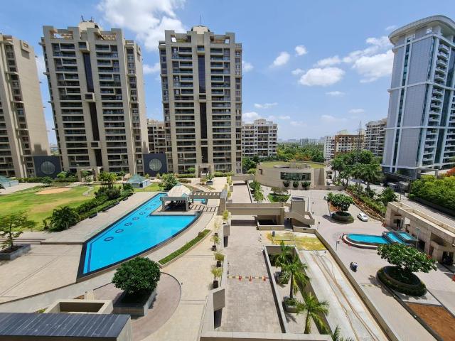 4.5 BHK Apartment in Magarpatta City for rent Pune. The reference number is 20306130