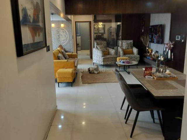 4.5 BHK Apartment in Mohammed Wadi for resale Pune. The reference number is 19904353