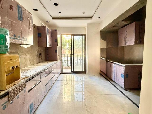 4.5 BHK Apartment in Peer Muchalla for resale Zirakpur. The reference number is 18808344