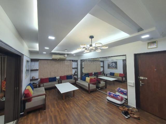 4.5 BHK Apartment in Satellite for rent Ahmedabad. The reference number is 20875373