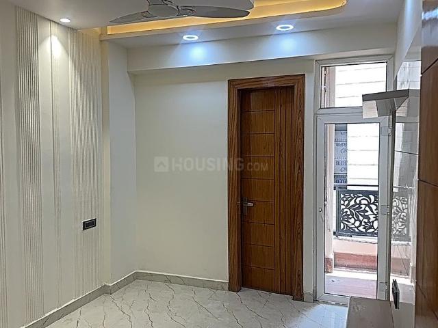 4.5 BHK Apartment in Sector 107 for resale Noida. The reference number is 20156466
