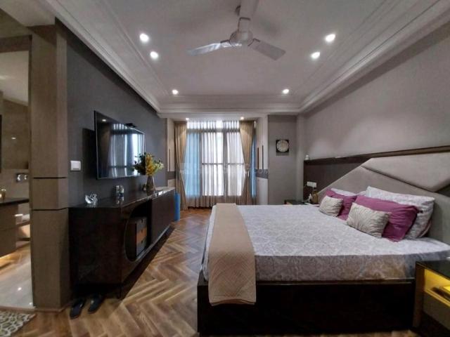 4.5 BHK Apartment in Sector 137 for resale Noida. The reference number is 20484844