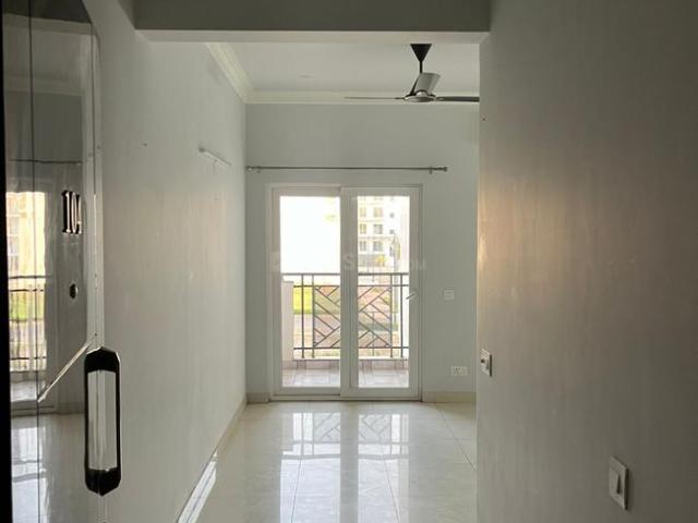 4.5 BHK Apartment in Sector 33 for rent Sohna. The reference number is 19135286