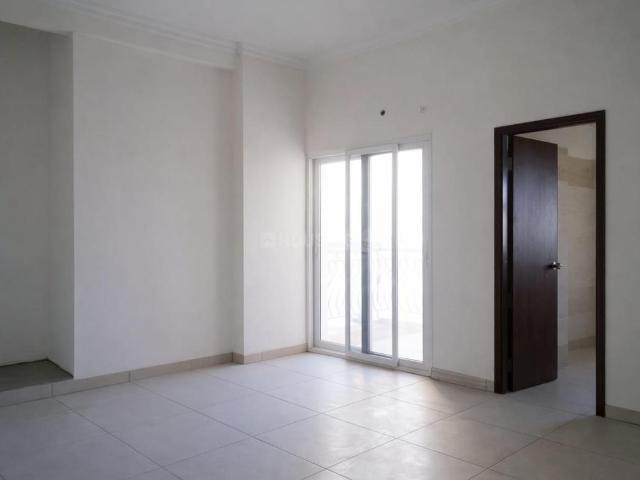 4.5 BHK Apartment in Sector 50 for rent Noida. The reference number is 20603835