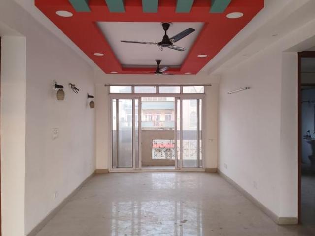 4.5 BHK Apartment in Sector 50 for resale Noida. The reference number is 20944985