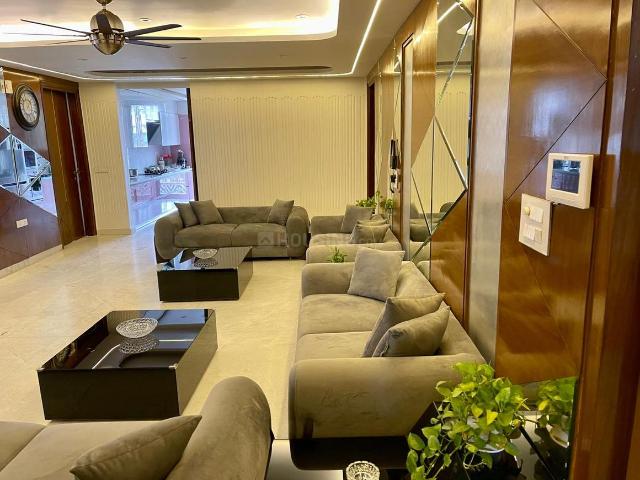 4.5 BHK Apartment in Sector 55 for rent Gurgaon. The reference number is 20647143