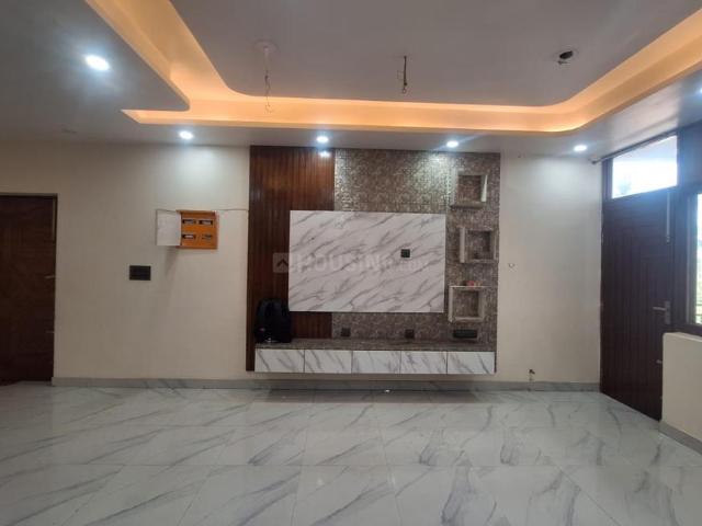 4.5 BHK Apartment in Sector 65 for resale Faridabad. The reference number is 20266620