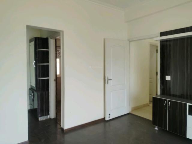 4.5 BHK Apartment in Sector 70A for rent Gurgaon. The reference number is 19831129
