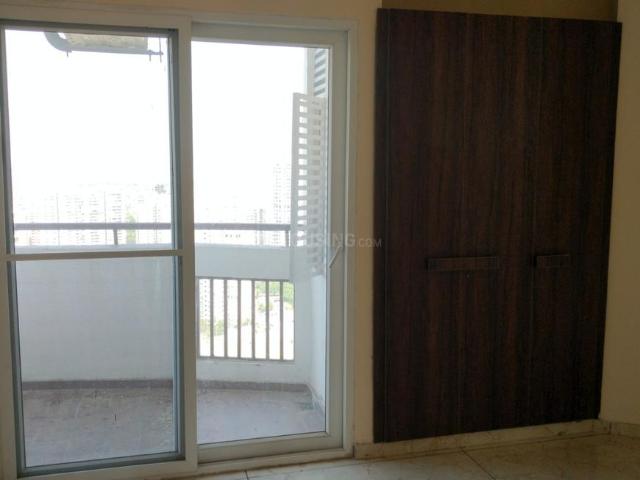 4.5 BHK Apartment in Sector 75 for rent Noida. The reference number is 20027898