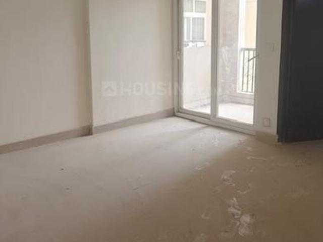 4.5 BHK Apartment in Sector 76 for resale Noida. The reference number is 18199065