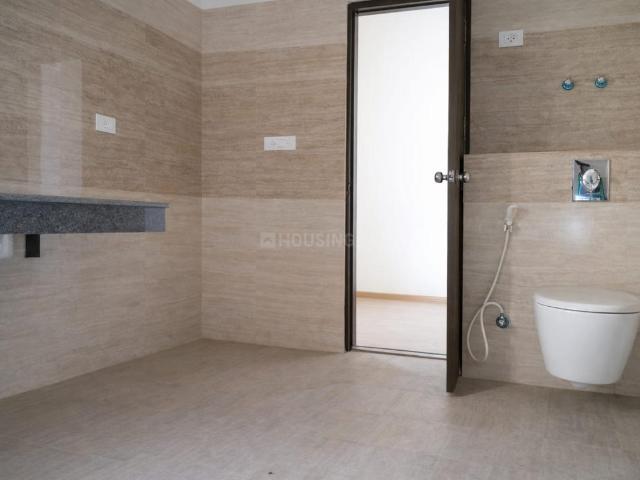 4.5 BHK Apartment in Sector 77 for rent Noida. The reference number is 20599440