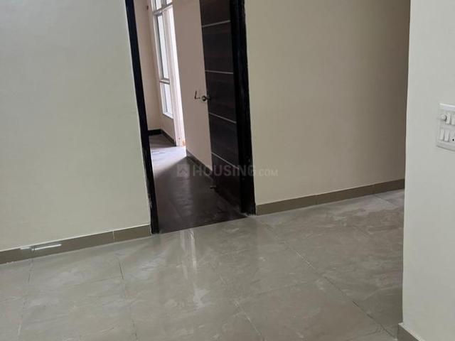 4.5 BHK Apartment in Sector 78 for resale Noida. The reference number is 19276412