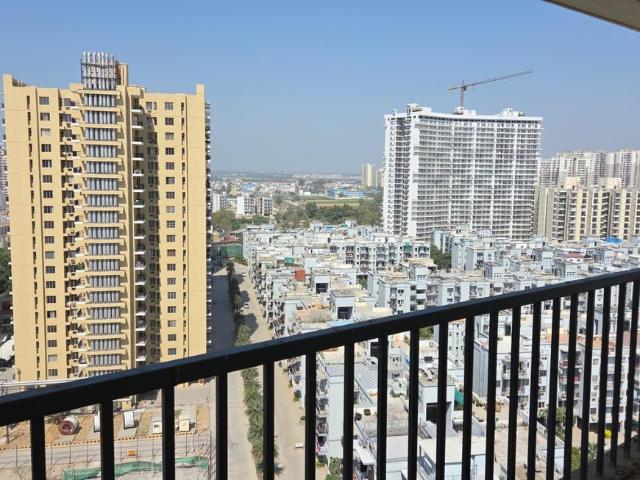 4.5 BHK Apartment in Sector 92 for resale Gurgaon. The reference number is 19653615