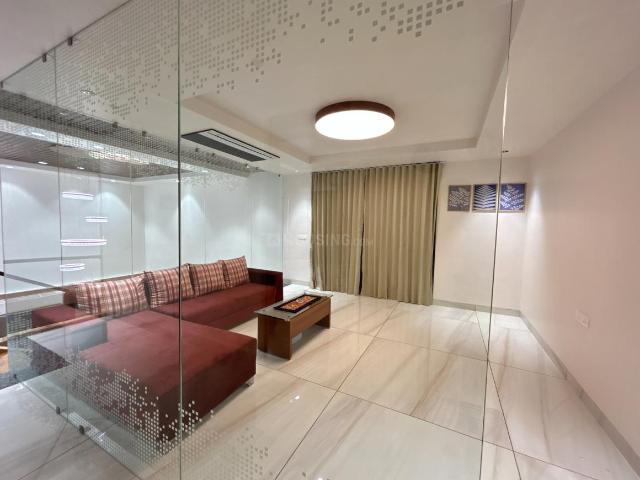 4.5 BHK Apartment in Shela for rent Ahmedabad. The reference number is 20965911