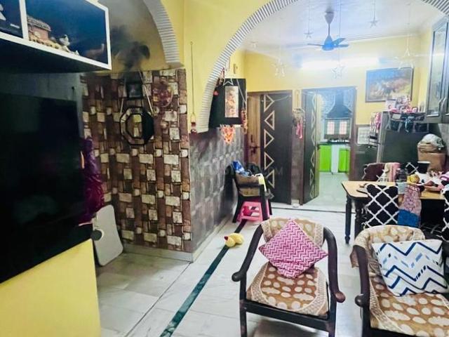 4.5 BHK Duplex in Sector 15 Rohini for resale North West Delhi. The reference number is 16914715