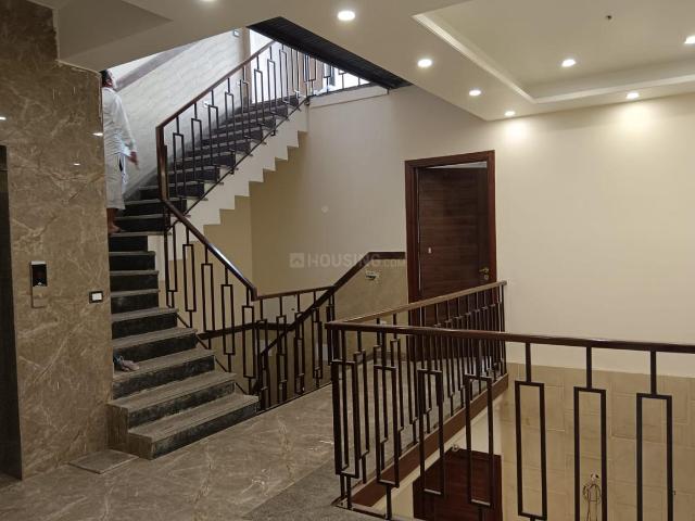 4.5 BHK Duplex in Sector 49 for rent Noida. The reference number is 20709361