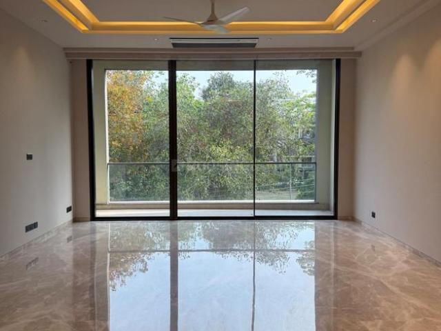 4.5 BHK Independent Builder Floor in Greater Kailash I for resale New Delhi. The reference number is 20066153