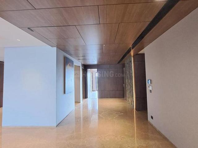 4.5 BHK Independent Builder Floor in DLF Phase 1 for rent Gurgaon. The reference number is 18207577