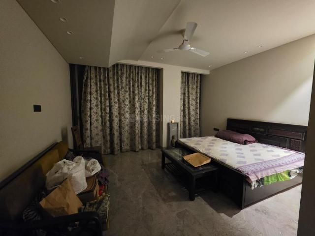 4.5 BHK Independent Builder Floor in DLF Phase 2 for rent Gurgaon. The reference number is 18657306